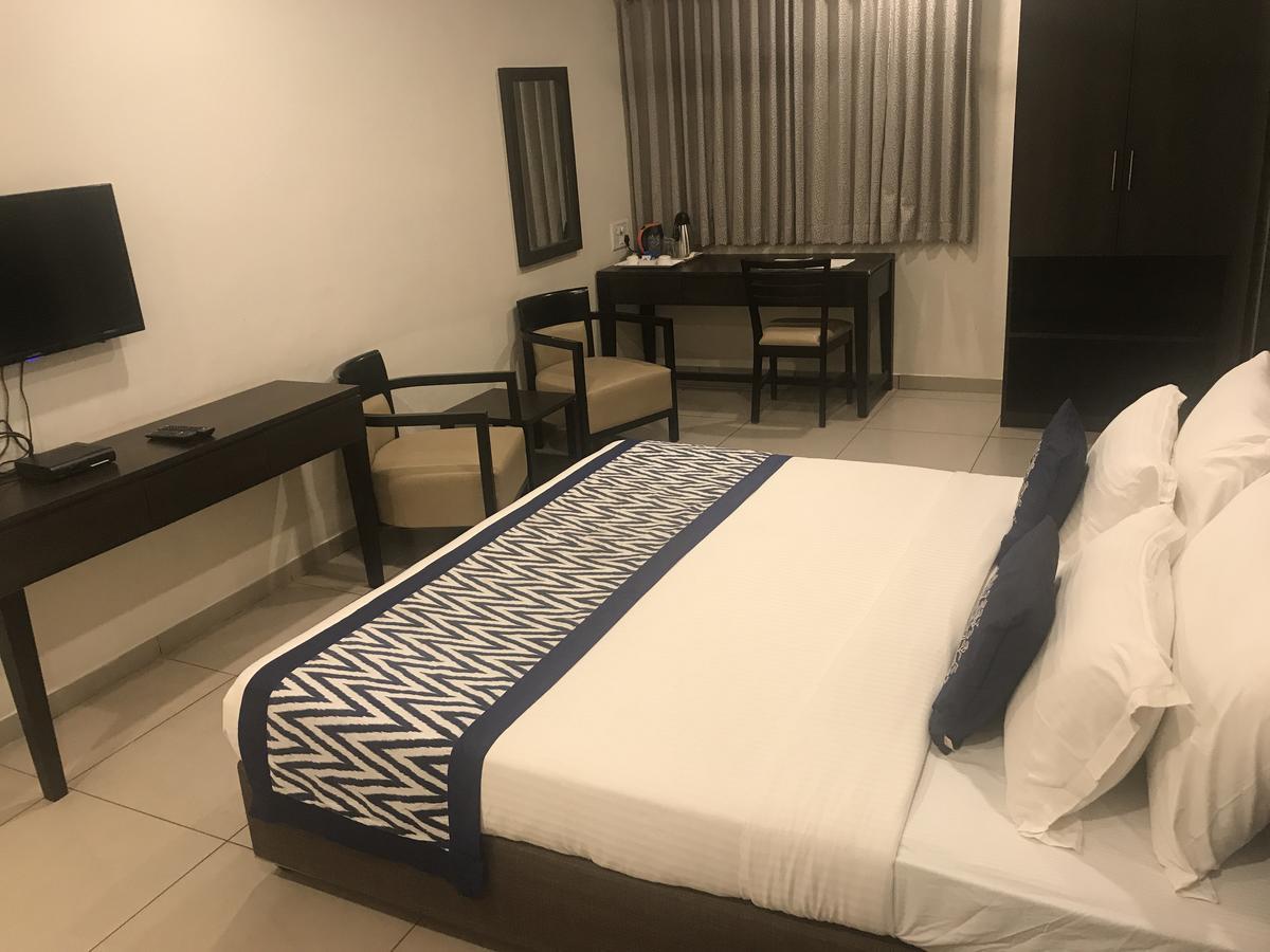 Hotel Tourist, Kolhapur Ngoại thất bức ảnh